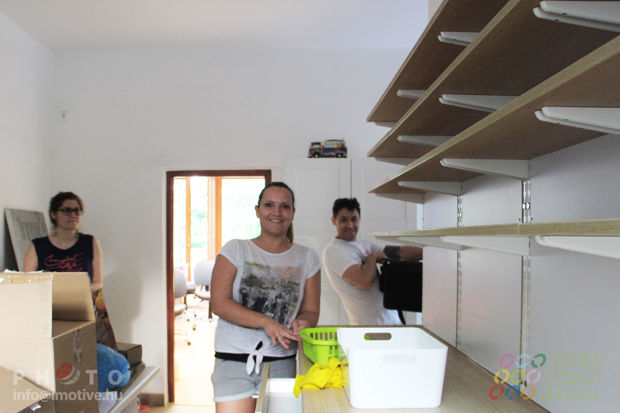Yuppie, we've moved to our new, the world's best laboratory, place.-4